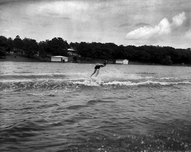 Skiing 19 SFW_4Jan11