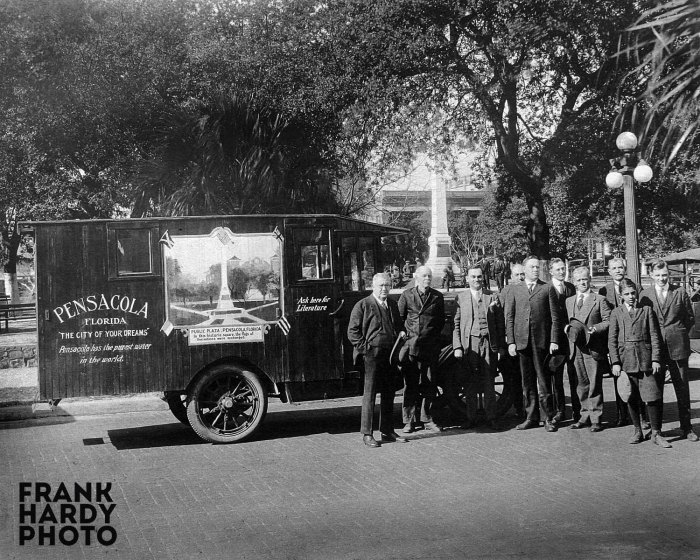 Group Downtown in the 1920s_RTP_SFW