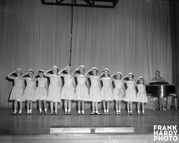 Hoffman Dance Gruop 3  _ 1956 _ RTP _ SFW