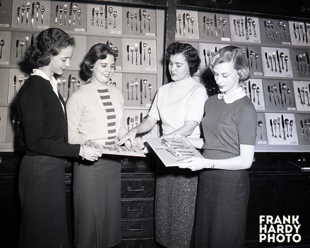 Elebash Jewelers _ PHS Ad  1_RTP _SFW