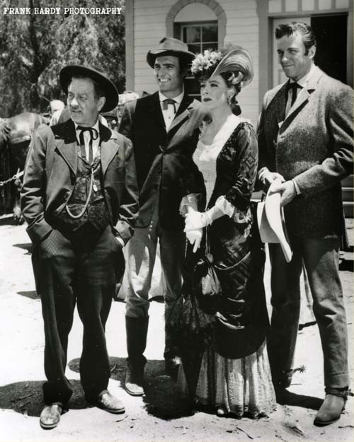 gunsmoke-2_8x10_rtp_31-aug-16-_-sfw